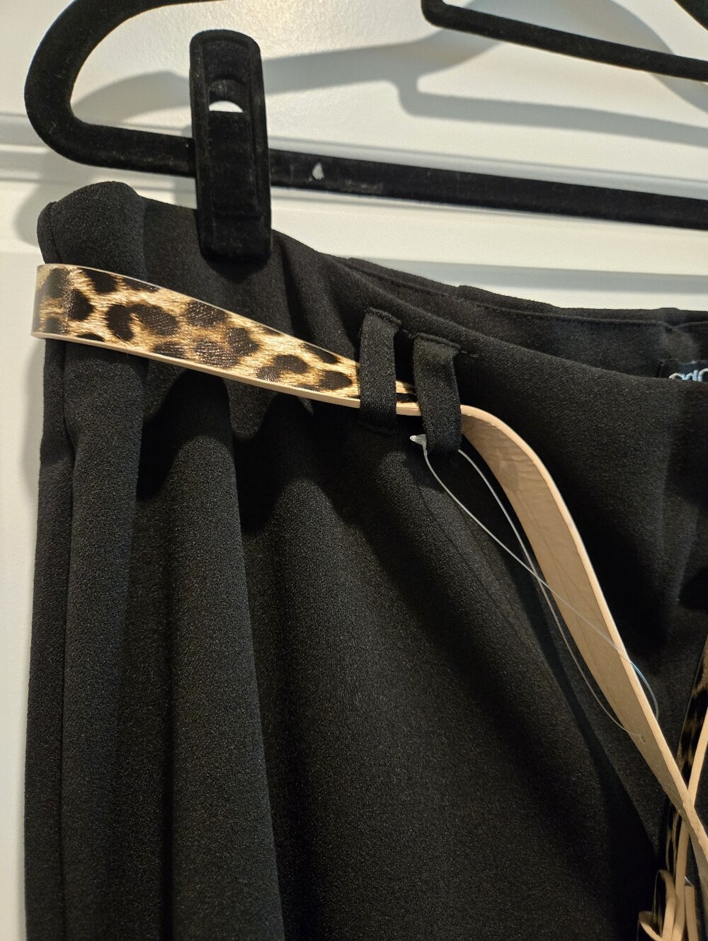 Soho Apparel NWT Classic Black Cropped Pants With Leopard Belt, Size 2X - Picture 3 of 8
